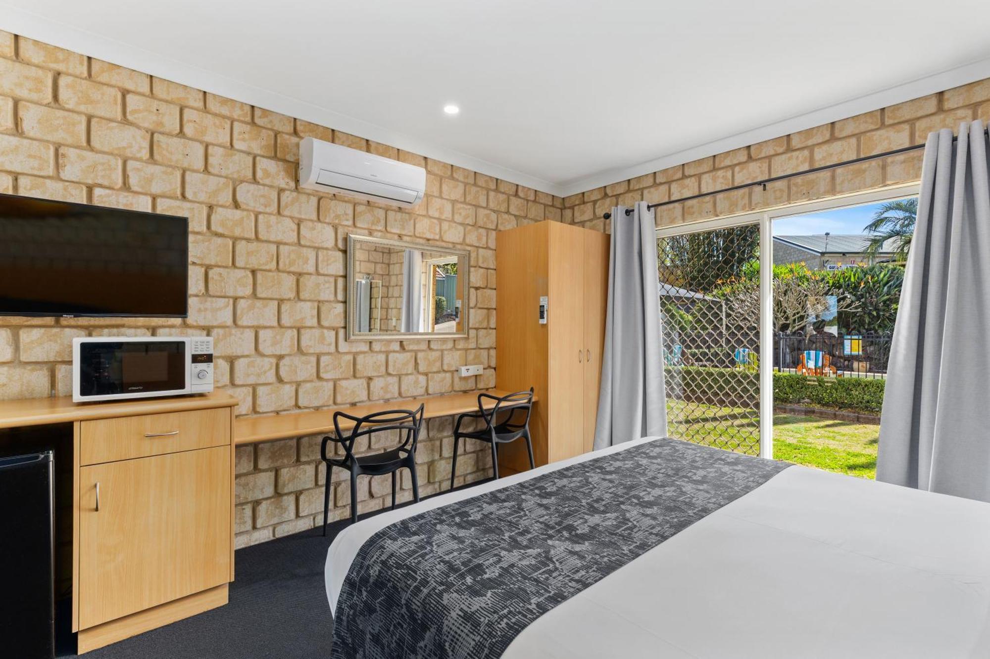 Great Divide Motor Inn Туумба Екстериор снимка