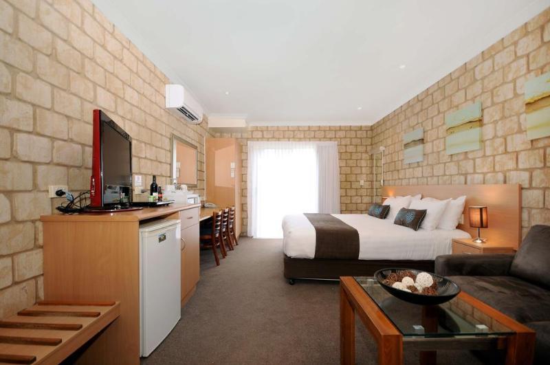 Great Divide Motor Inn Туумба Екстериор снимка