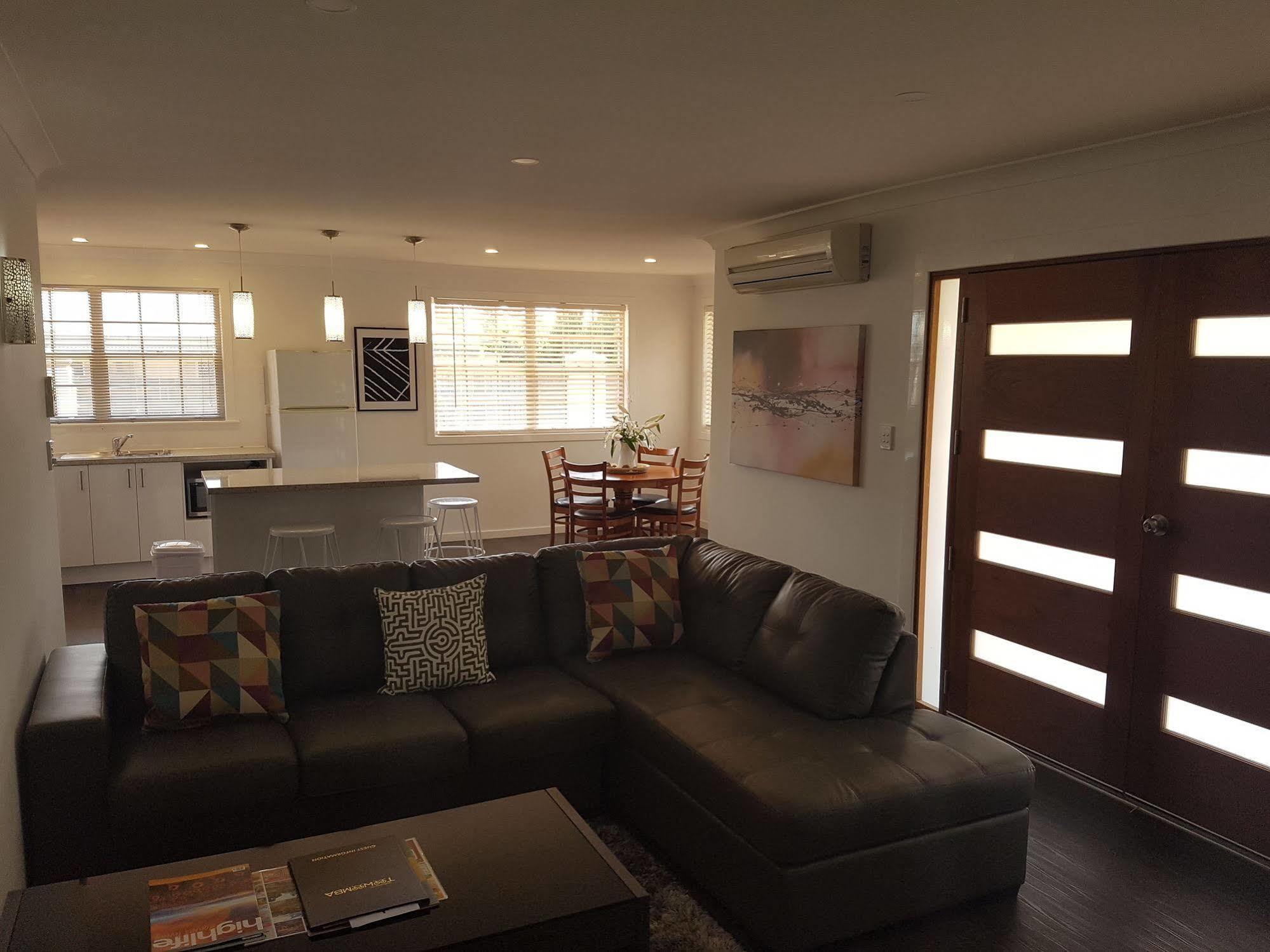 Great Divide Motor Inn Туумба Екстериор снимка
